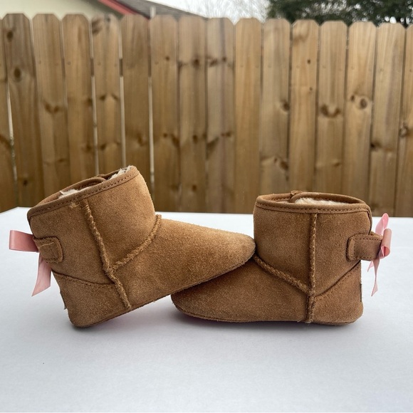 UGG Jesse Bow‎ Children S Fuzzy Comfortable Brown Boot 1018452I Size 04/05 - Picture 5 of 8